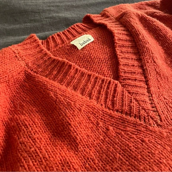 No29 Babaa V-Neck Sweater in Arce - Picture 8 of 9